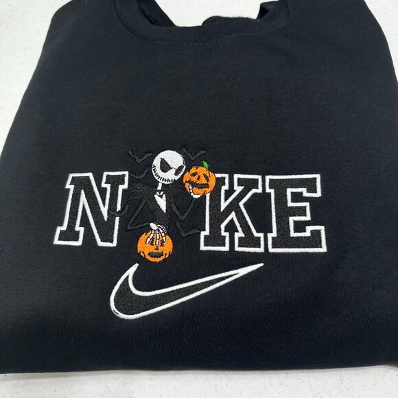 Nike Jack Skellington Embroidered Adult Unisex Crewneck Sweatshirt Halloween - Picture 2 of 5